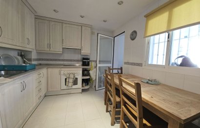 Resale - House - Semi-Detached House - Estepona - Atalaya