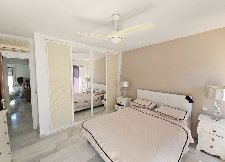 Resale - House - Semi-Detached House - Estepona - Atalaya