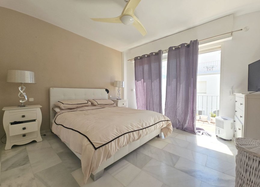 Resale - House - Semi-Detached House - Estepona - Atalaya