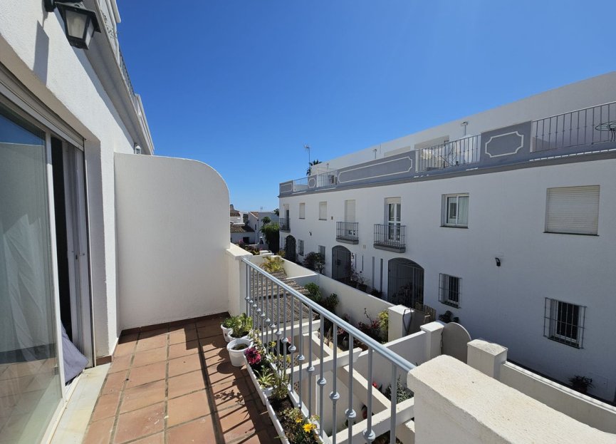 Resale - House - Semi-Detached House - Estepona - Atalaya