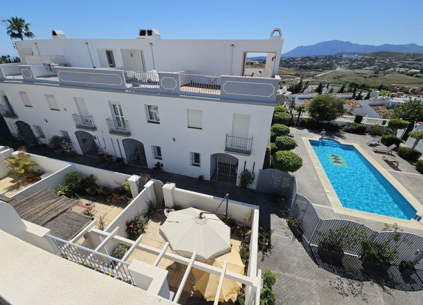 Resale - House - Semi-Detached House - Estepona - Atalaya