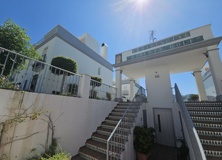 Resale - House - Semi-Detached House - Estepona - Atalaya