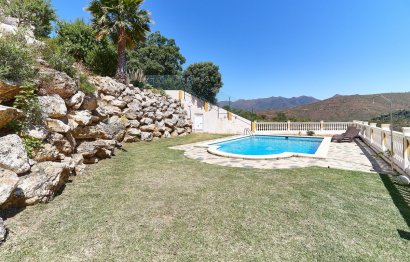 Resale - House - Detached Villa - Marbella - La Mairena