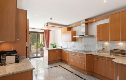 Resale - Apartment - Middle Floor Apartment - Marbella - Nueva Andalucia
