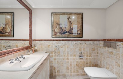 Resale - Apartment - Middle Floor Apartment - Marbella - Nueva Andalucia