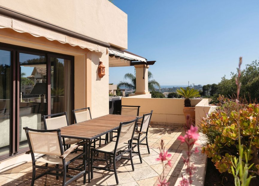 Resale - Apartment - Middle Floor Apartment - Marbella - Nueva Andalucia