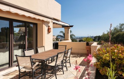 Resale - Apartment - Middle Floor Apartment - Marbella - Nueva Andalucia