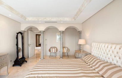 Resale - Apartment - Middle Floor Apartment - Marbella - Nueva Andalucia