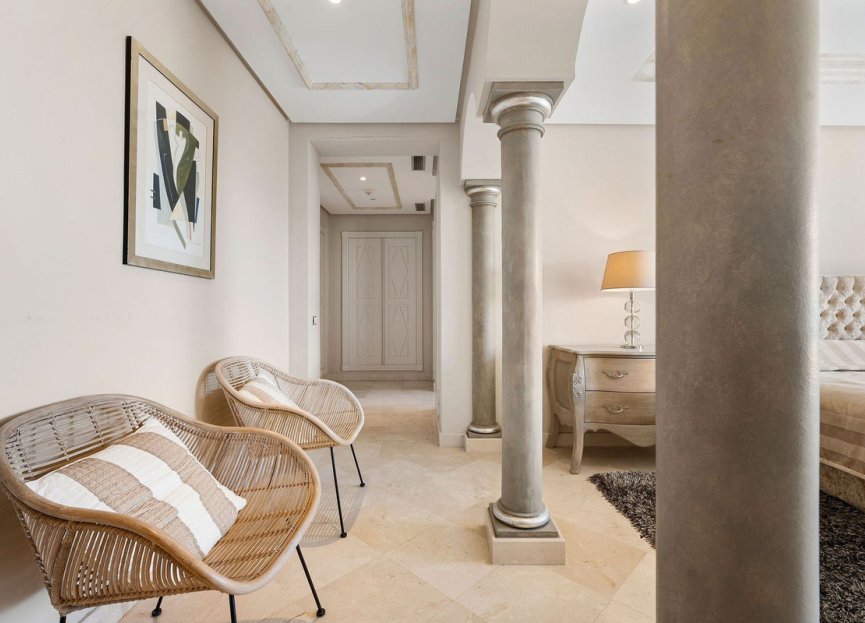 Resale - Apartment - Middle Floor Apartment - Marbella - Nueva Andalucia