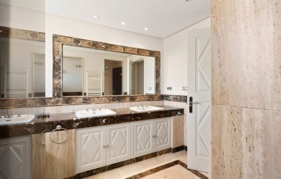 Resale - Apartment - Middle Floor Apartment - Marbella - Nueva Andalucia