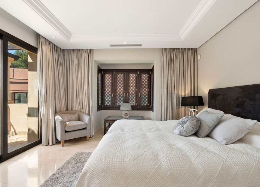 Resale - Apartment - Middle Floor Apartment - Marbella - Nueva Andalucia