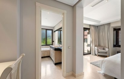 Resale - Apartment - Middle Floor Apartment - Marbella - Nueva Andalucia