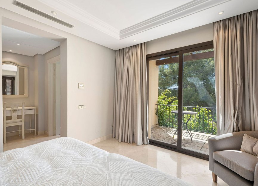 Resale - Apartment - Middle Floor Apartment - Marbella - Nueva Andalucia