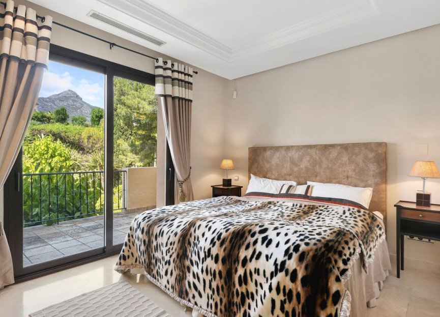 Resale - Apartment - Middle Floor Apartment - Marbella - Nueva Andalucia