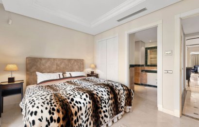 Resale - Apartment - Middle Floor Apartment - Marbella - Nueva Andalucia