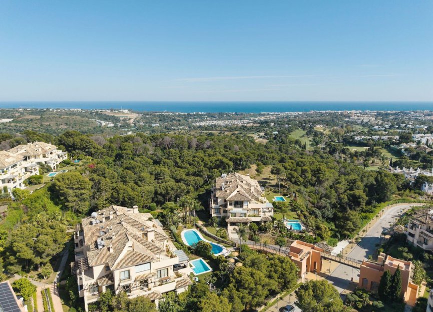 Resale - Apartment - Middle Floor Apartment - Marbella - Nueva Andalucia