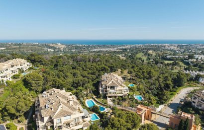 Resale - Apartment - Middle Floor Apartment - Marbella - Nueva Andalucia