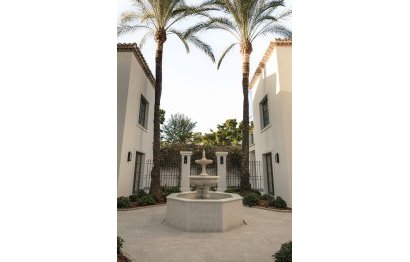 Resale - House - Detached Villa - Marbella - Nueva Andalucia