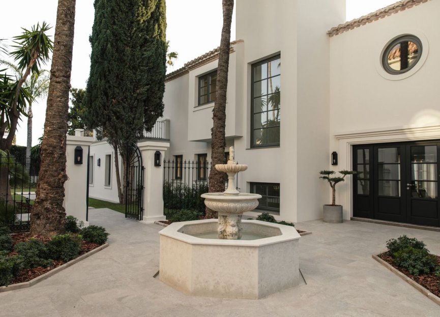 Resale - House - Detached Villa - Marbella - Nueva Andalucia