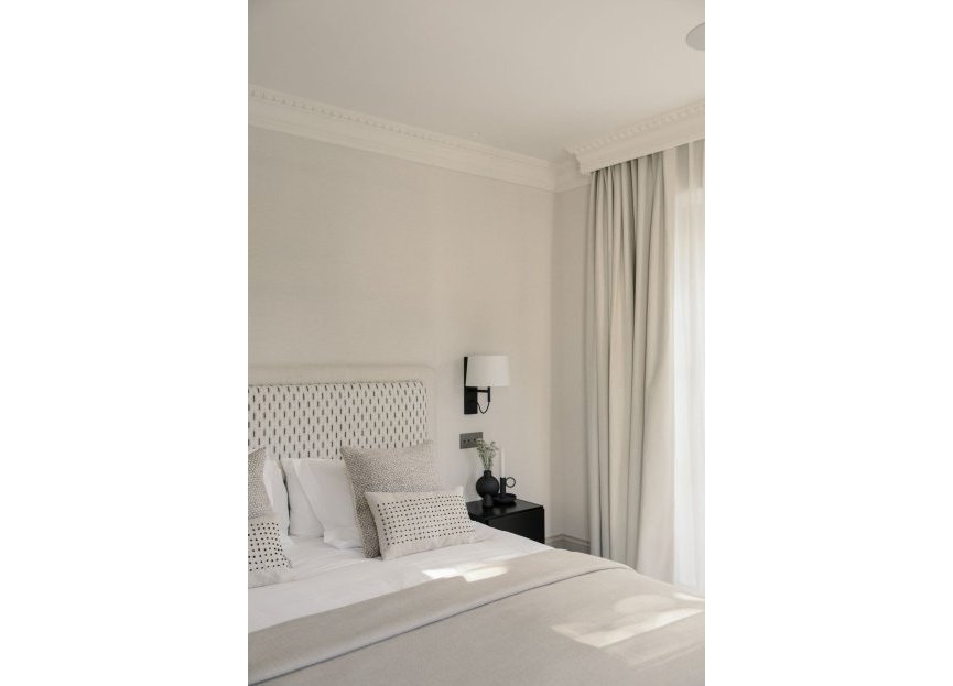 Resale - House - Detached Villa - Marbella - Nueva Andalucia