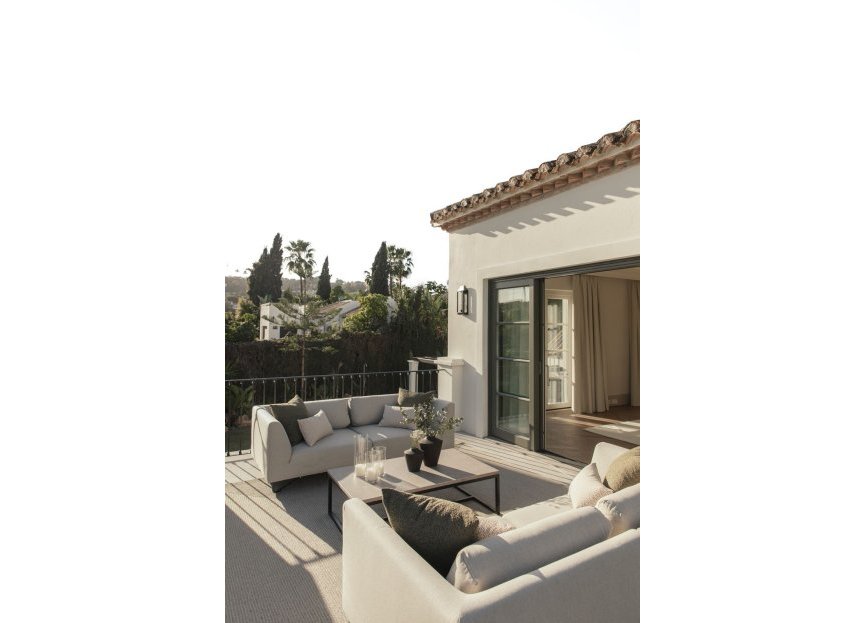 Resale - House - Detached Villa - Marbella - Nueva Andalucia