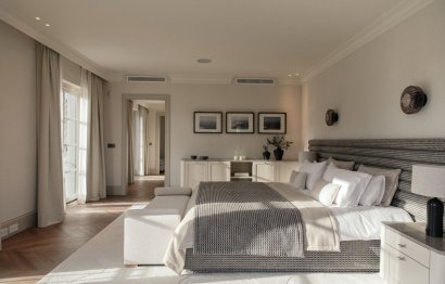 Resale - House - Detached Villa - Marbella - Nueva Andalucia