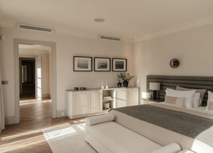 Resale - House - Detached Villa - Marbella - Nueva Andalucia