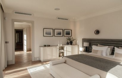 Resale - House - Detached Villa - Marbella - Nueva Andalucia