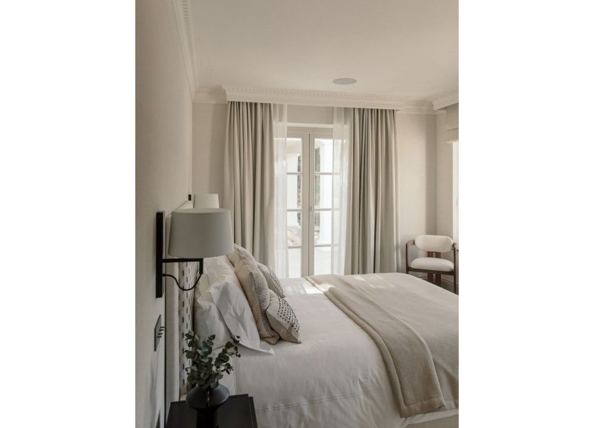 Resale - House - Detached Villa - Marbella - Nueva Andalucia