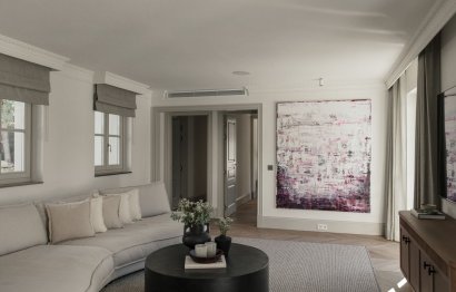 Resale - House - Detached Villa - Marbella - Nueva Andalucia