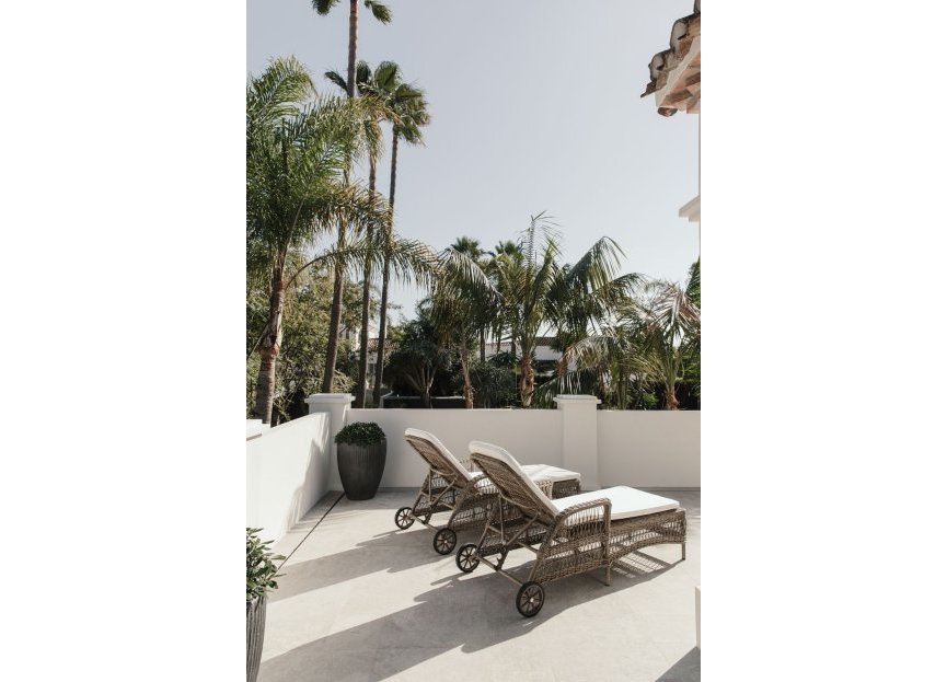 Resale - House - Detached Villa - Marbella - Nueva Andalucia