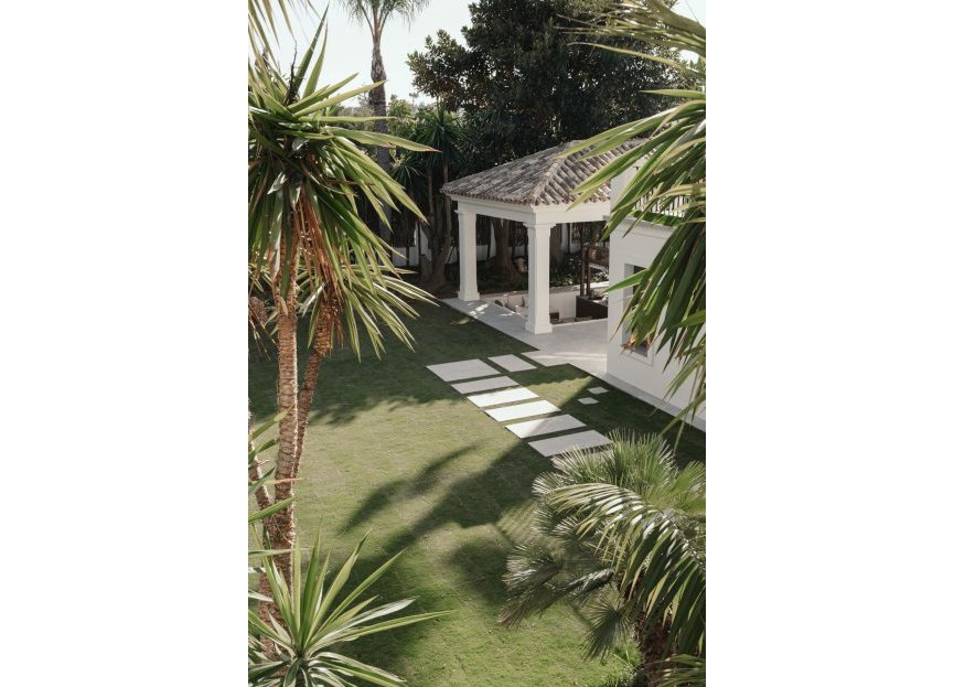 Resale - House - Detached Villa - Marbella - Nueva Andalucia