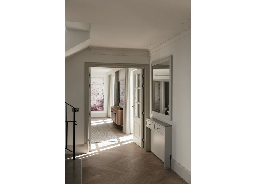 Resale - House - Detached Villa - Marbella - Nueva Andalucia