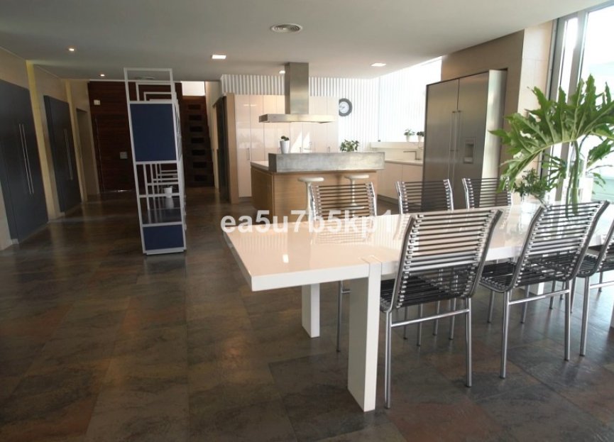 Resale - House - Detached Villa - Benalmádena - Benalmadena Centro