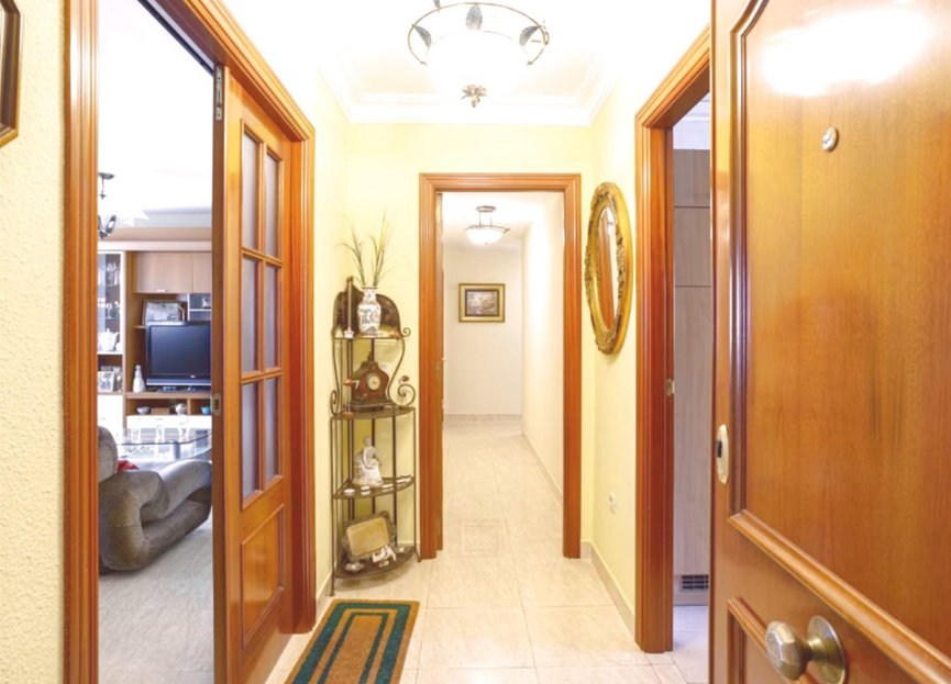 Resale - Apartment - Middle Floor Apartment - Fuengirola - Fuengirola Centro