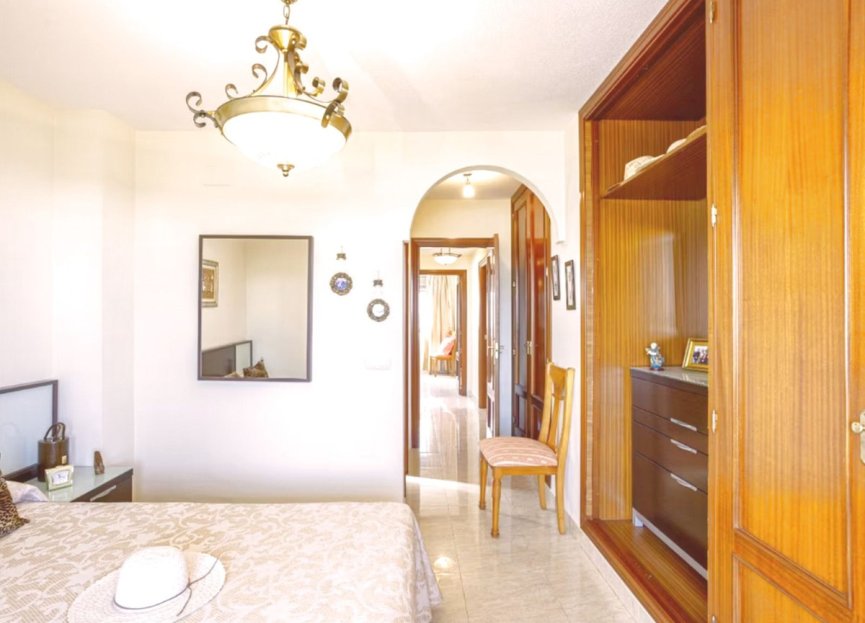 Resale - Apartment - Middle Floor Apartment - Fuengirola - Fuengirola Centro