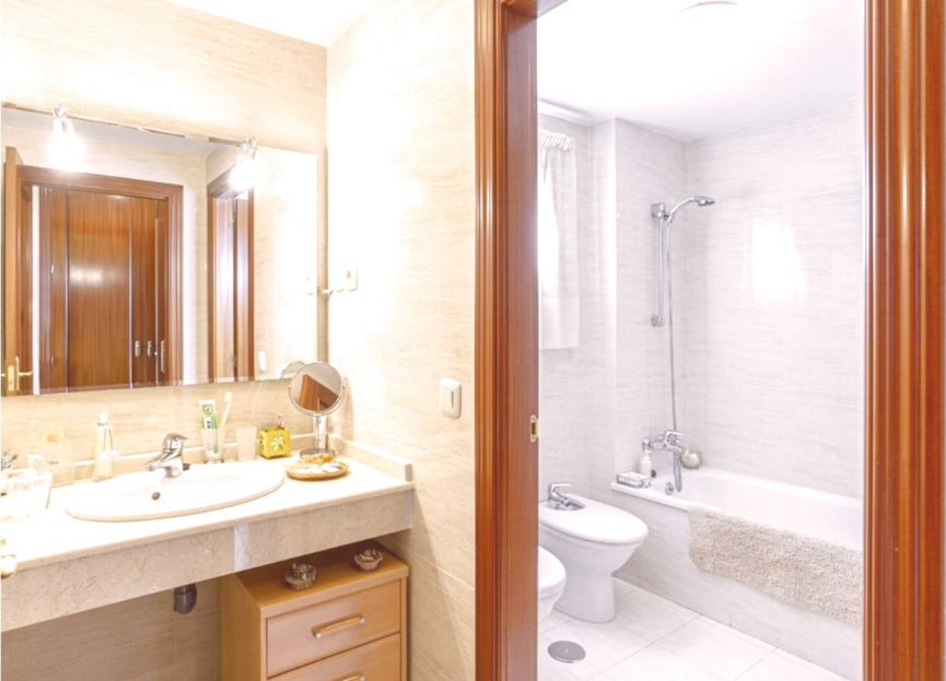 Resale - Apartment - Middle Floor Apartment - Fuengirola - Fuengirola Centro