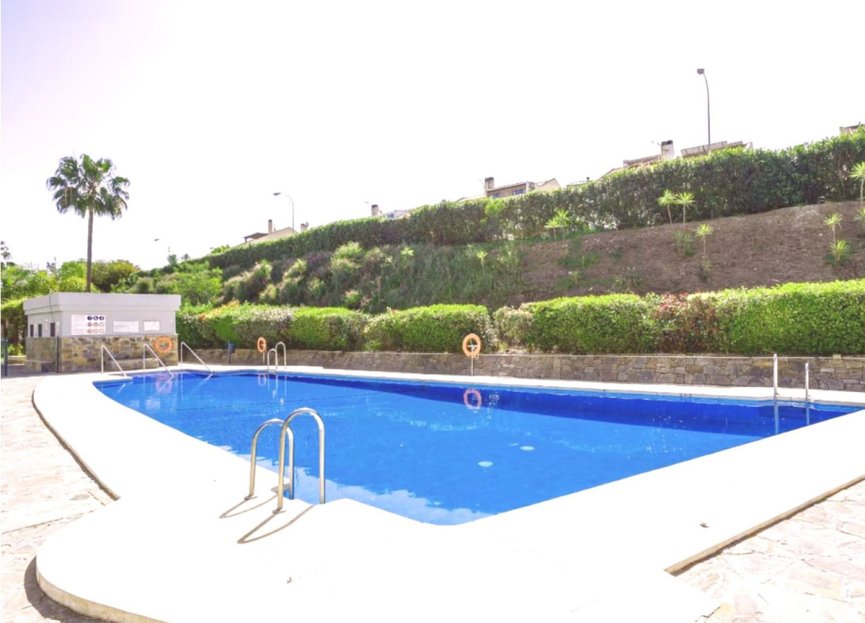 Resale - Apartment - Middle Floor Apartment - Fuengirola - Fuengirola Centro