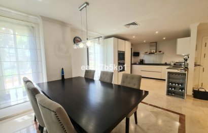 Resale - House - Semi-Detached House - Marbella - Marbella Centro