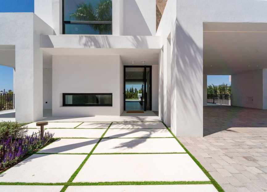 Resale - House - Detached Villa - Marbella - Nueva Andalucia