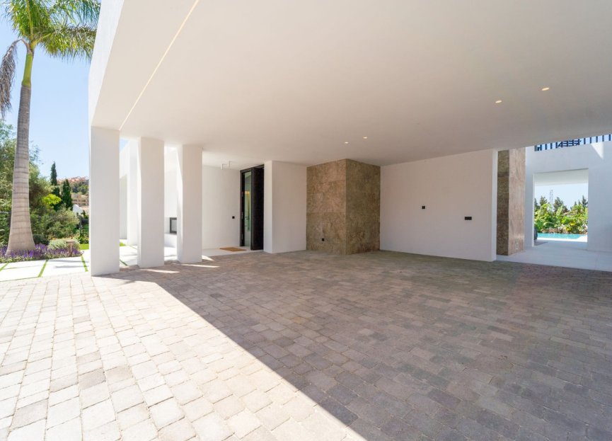 Resale - House - Detached Villa - Marbella - Nueva Andalucia