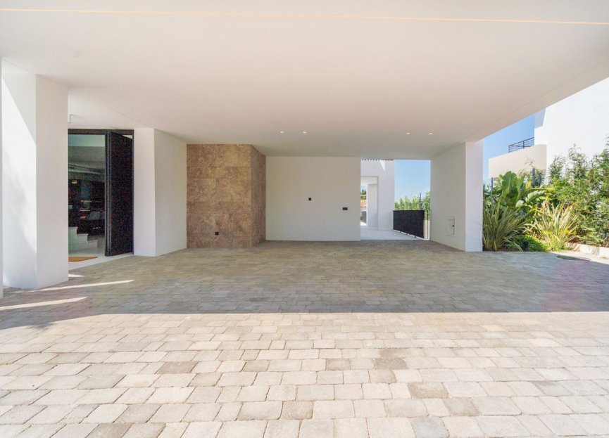 Resale - House - Detached Villa - Marbella - Nueva Andalucia