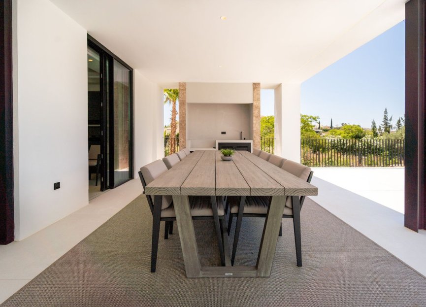 Resale - House - Detached Villa - Marbella - Nueva Andalucia