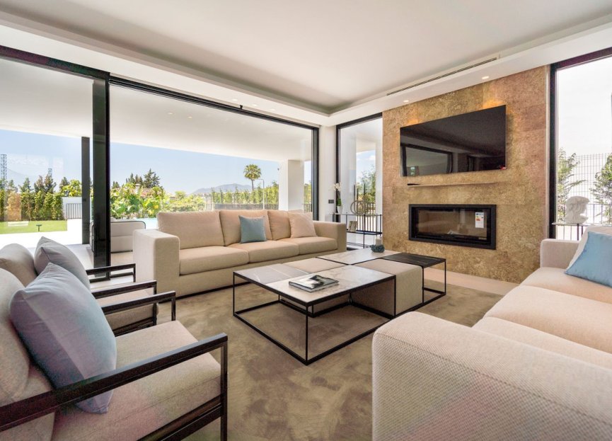 Resale - House - Detached Villa - Marbella - Nueva Andalucia