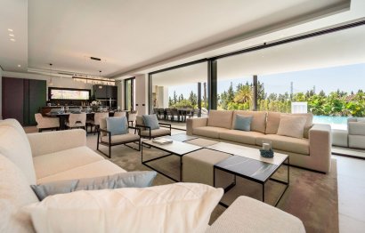 Resale - House - Detached Villa - Marbella - Nueva Andalucia