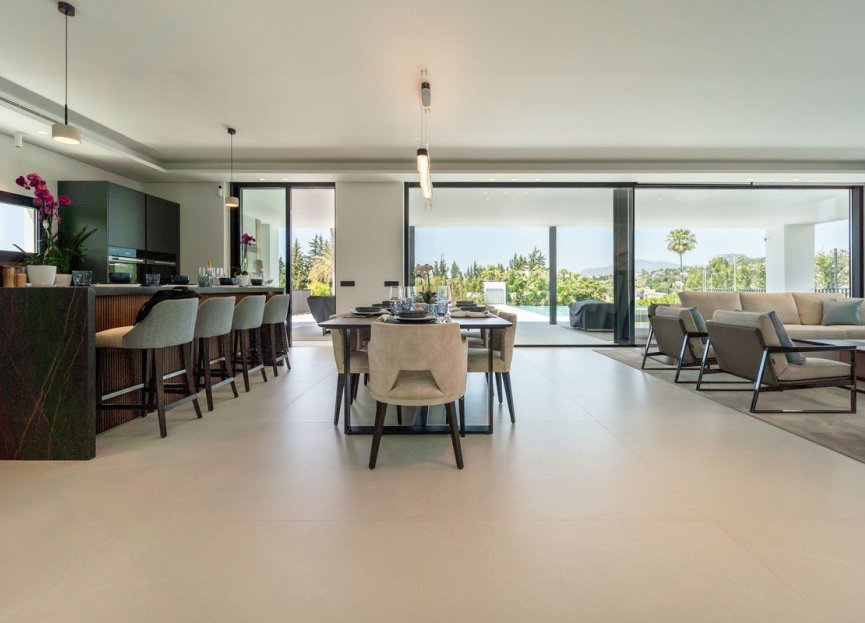 Resale - House - Detached Villa - Marbella - Nueva Andalucia