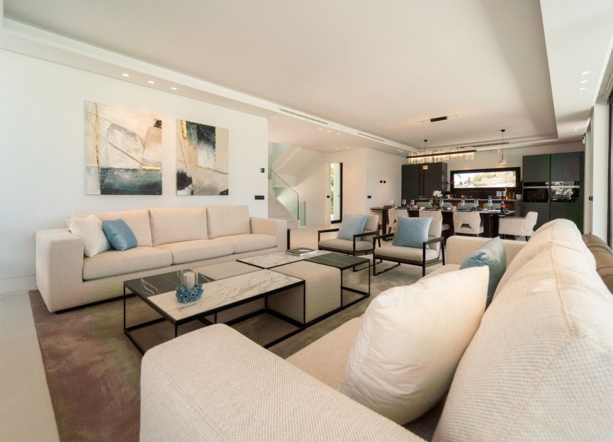 Resale - House - Detached Villa - Marbella - Nueva Andalucia