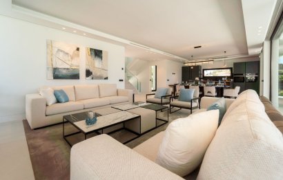 Resale - House - Detached Villa - Marbella - Nueva Andalucia