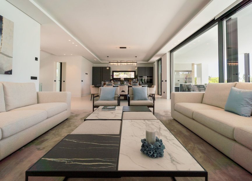 Resale - House - Detached Villa - Marbella - Nueva Andalucia