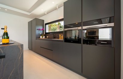 Resale - House - Detached Villa - Marbella - Nueva Andalucia